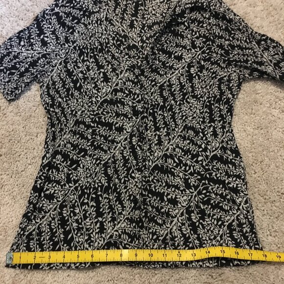 Outline Petite 90s Crepe Button Down Shirt - Picture 12 of 14